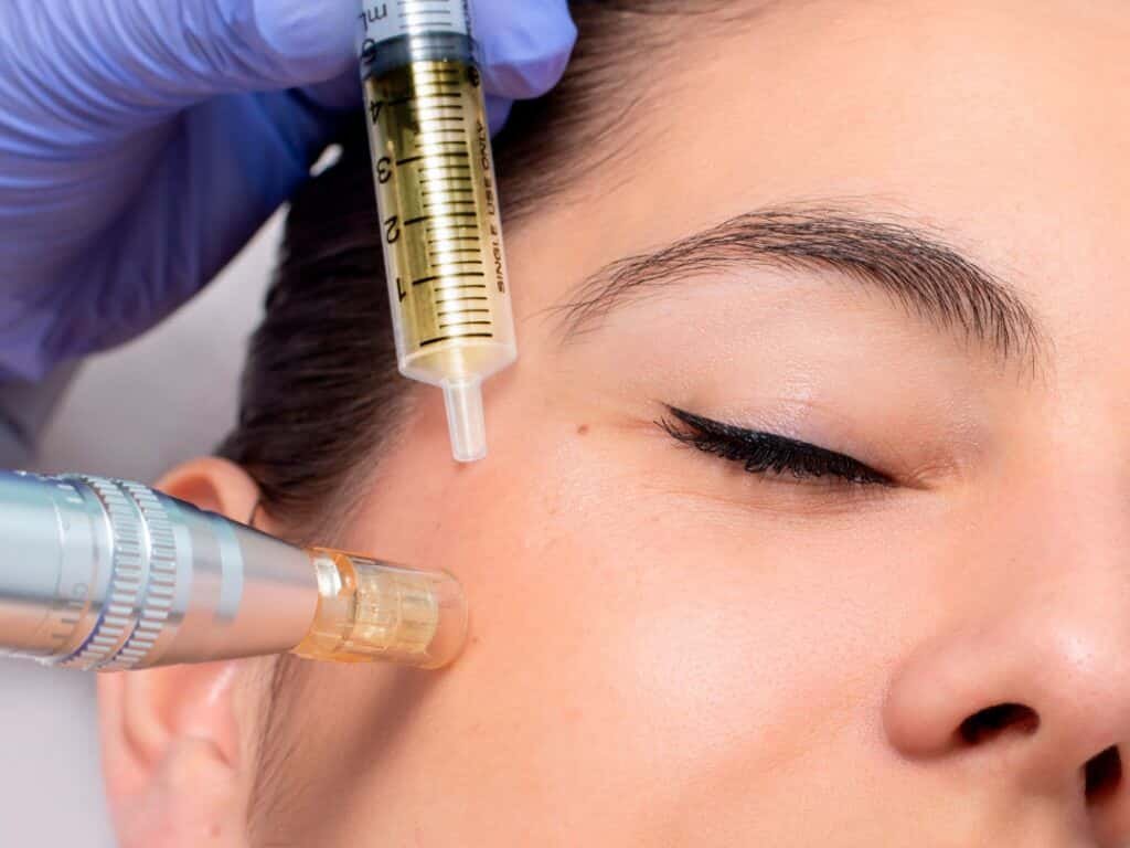 Exosomas en Cosmética: ¿La Próxima Revolución Antiedad para el Contorno?